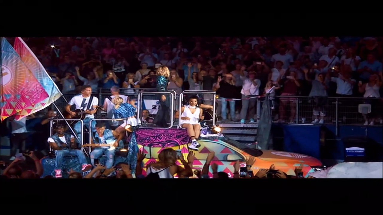 Helene Fischer → Mit Dem Wind – (Live) ↔ (From Helene Fischer → Die Stadion-Tour Live)