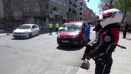 SULTANGAZİ'DEKİ DENETİMLERDE YASAKLARA UYMAYANLARA PARA CEZASI KESİLDİ