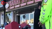 Sigara almak için çıktım dedi, ceza kesen polislere tepki gösterdi