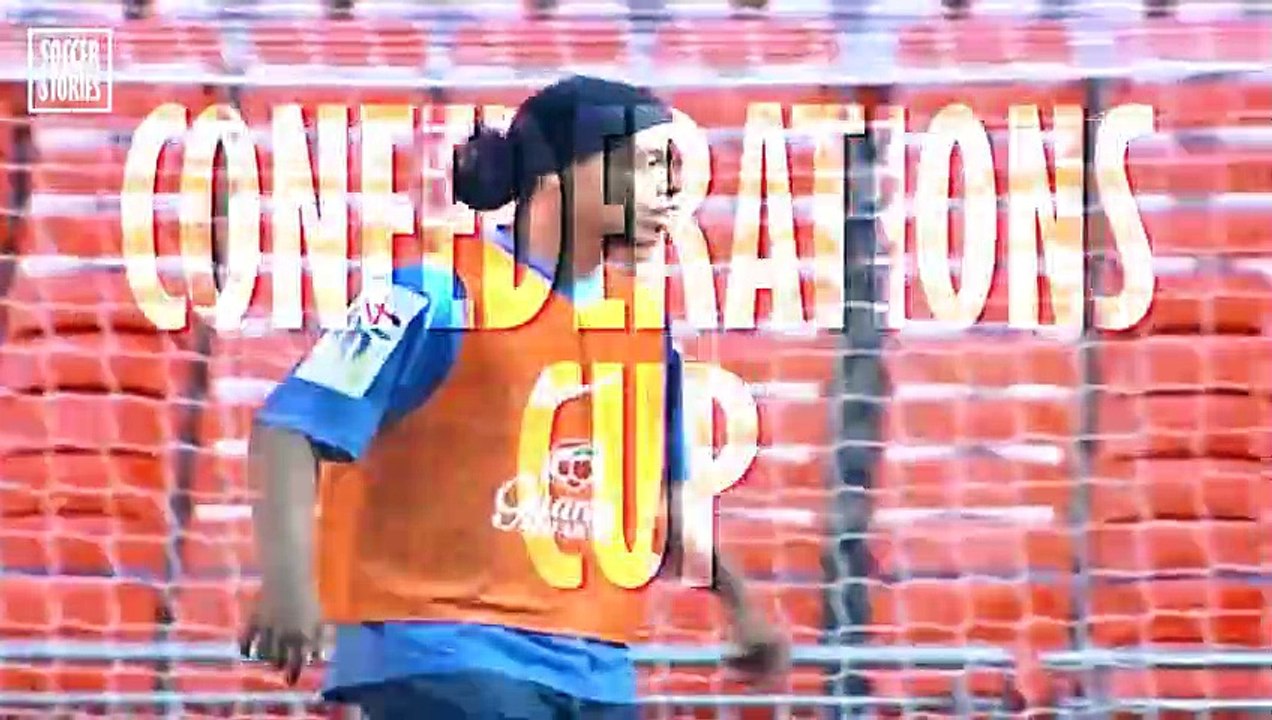 Top 10 football players of all time_ - Oh My Goal