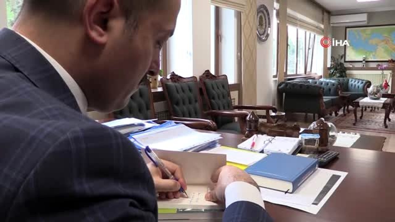 Vefa Sosyal Destek Grubu'nun çocuklarına Vali Şentürk'ten hediye