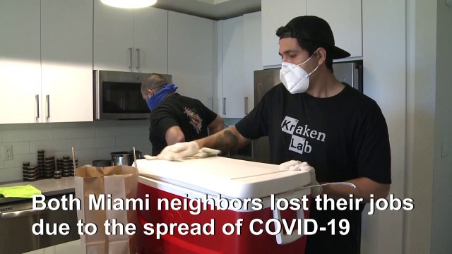 Venezuelans out of work in Miami deliver home-cooked meals