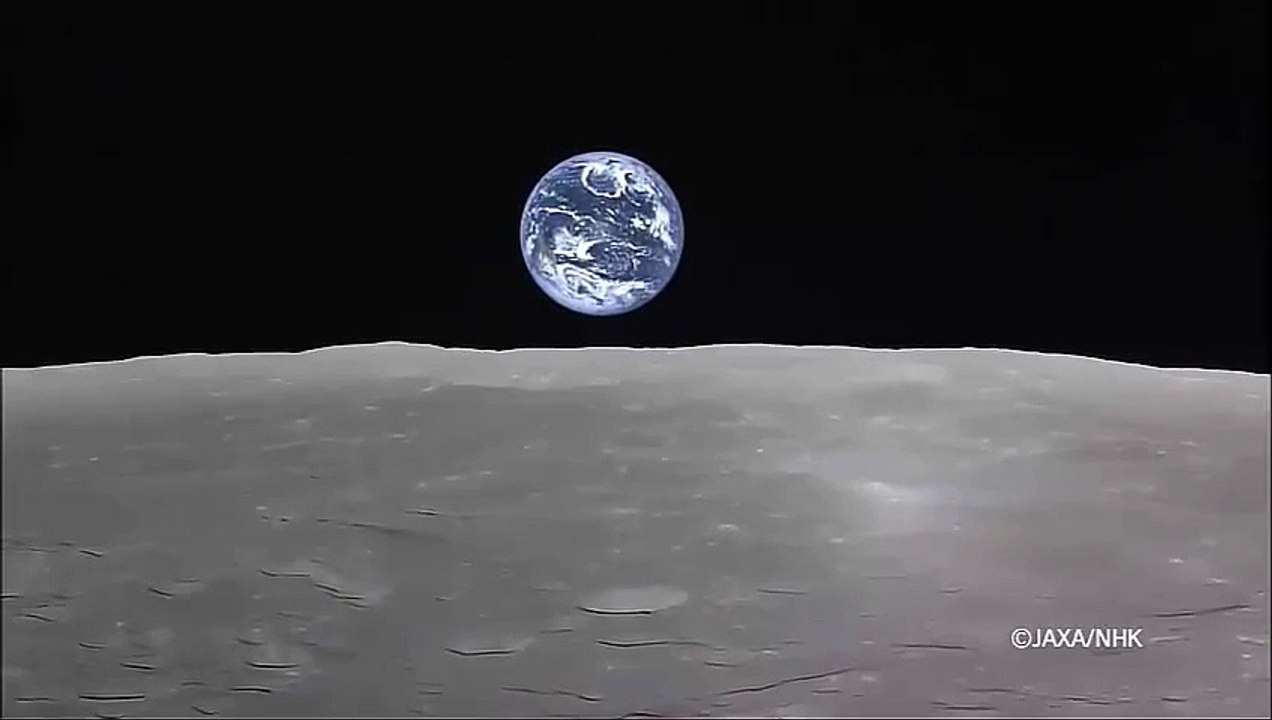 Racurs: Sunrise and Landing on the Moon
