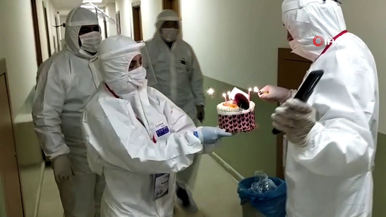 Karantinadaki vatandaşlara doğum günü sürprizi