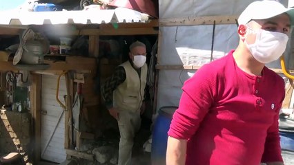 Vefa grubunu arayıp köpek ve keçileri için yem istedi