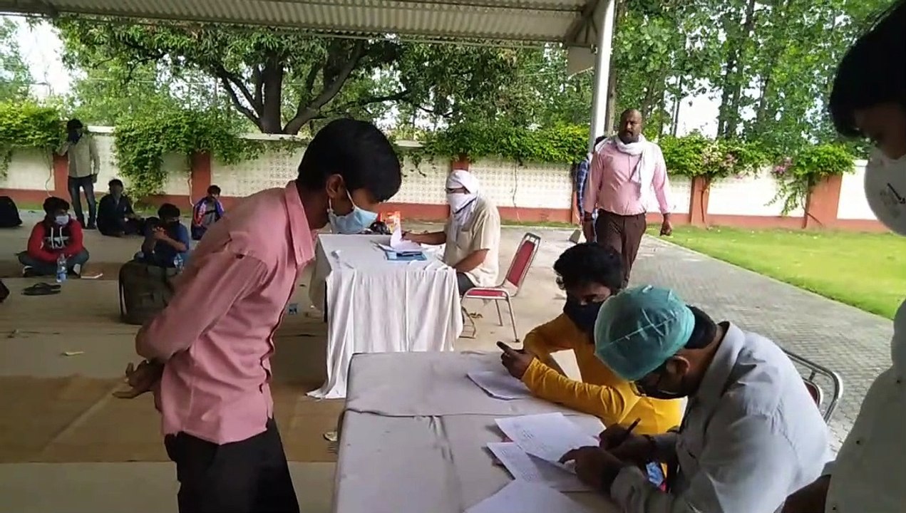 कैराना: कम्युनिटी किचन की ओर से की गई प्रवासी मजदूरों की खाने की व्यवस्था