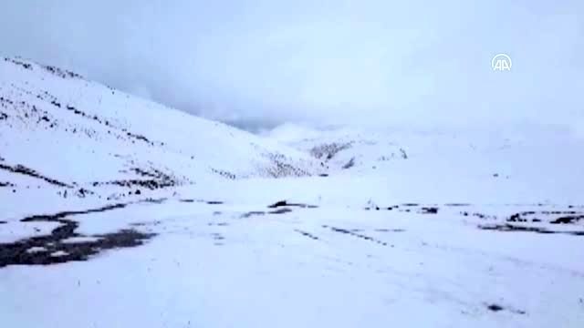 Nisanda yağan kar köylerde yaşamı olumsuz etkiledi