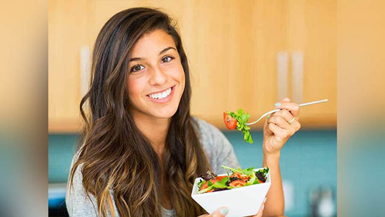 Healthy Diet लेते हुए भी लोग करते हैं ये  बड़ी...