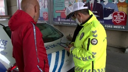 Kısıtlamaya rağmen dışarı çıktı, ceza yedi