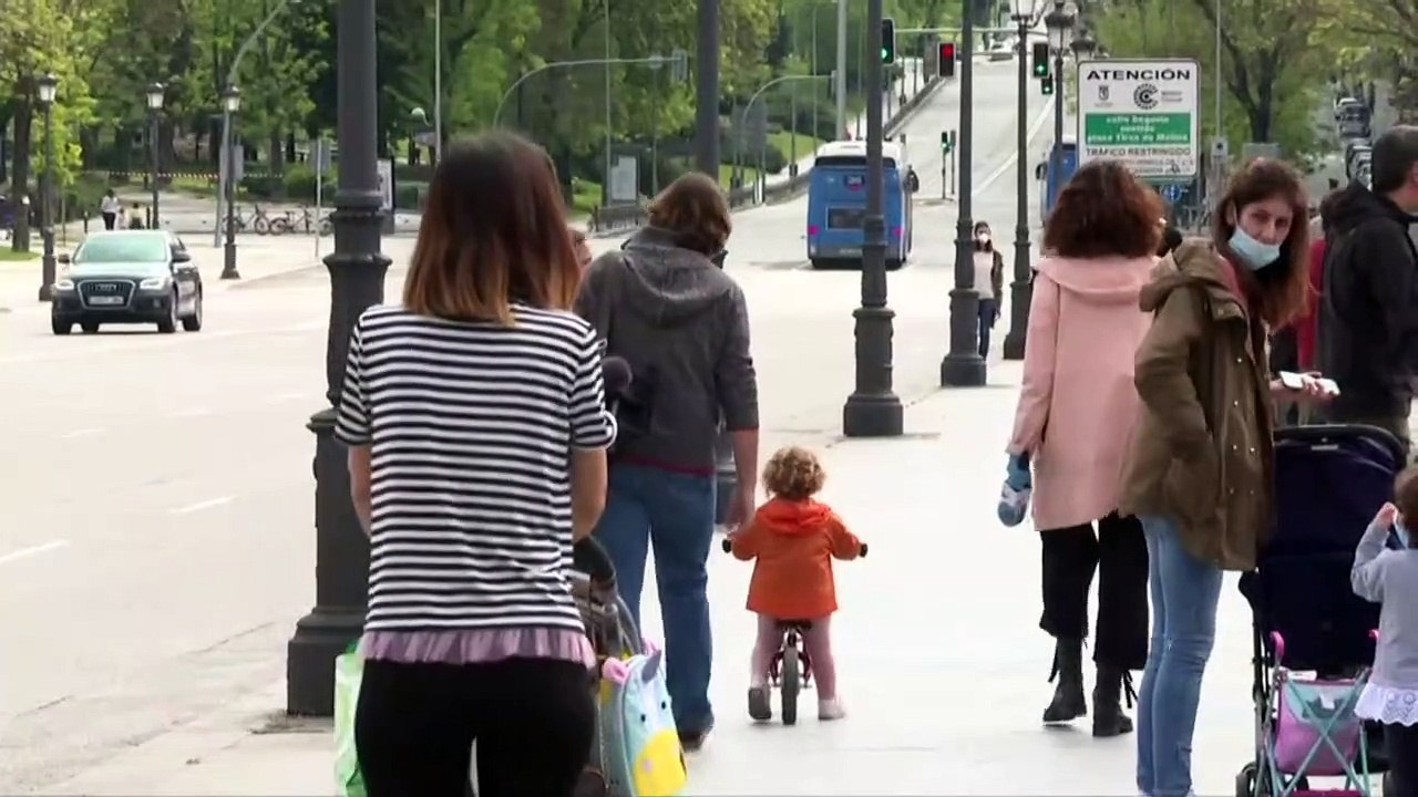 Kinder in Spanien nach sechs Wochen wieder im Freien