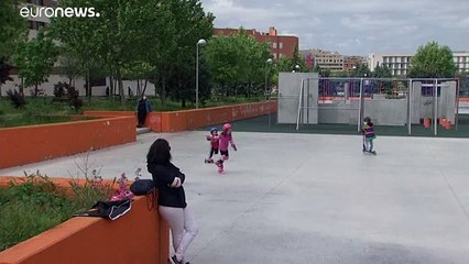 Mortes diárias baixam novamente em Espanha