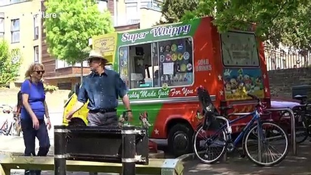 Is the coronavirus lockdown breaking? Londoners hit parks to enjoy ice cream during mini-heatwave