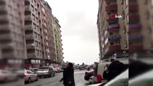 Rize'de sıra dışı doğum günü sürprizi...Yük asansörüyle evin balkonuna doğum günü pastası gönderiler