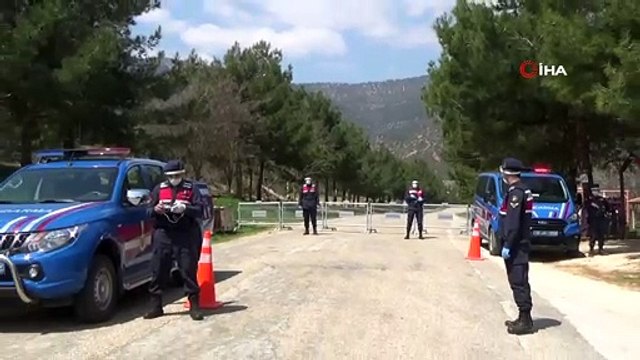 Burdur'da karantina altındaki köyde hayat normale dönüyor...406 nüfuslu köyde karantina bu geceden itibaren kaldırılıyor