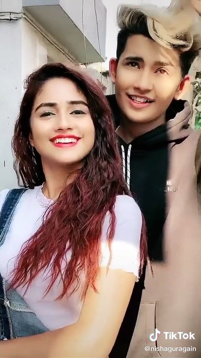 Bagale ke pichhe Teri beri ke niche Haay re piya aaha re aaha re Aaha re piya kaanta lagaa