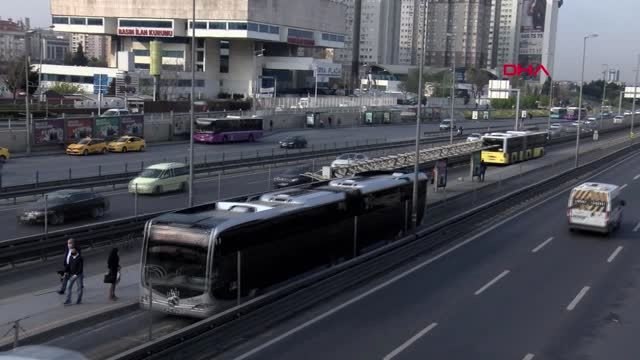 SOKAĞA ÇIKMA YASAĞININ ARDINDAN İSTANBUL'DA TOPLU ULAŞIM