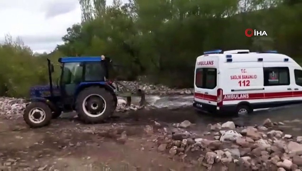 Çayda Mahsur Kalan Ambulansın Yardımına Köylüler Yetiştit