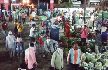 Videoसब्जी मंडी में उड़ रही नियम-कायदों की धज्जियां