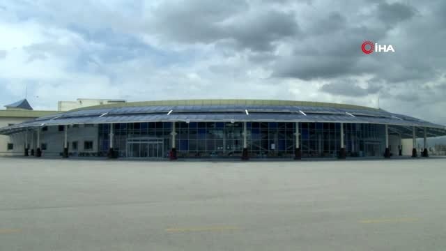 Seyahat kısıtlamasının kaldırılmasına rağmen otogar bomboş kaldı