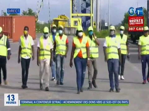 RTG / Karine Arissani s’est rendu au terminal de la société d’exploitation du Trans-gabonais pour assister au déchargement des conteneurs des kits alimentaires