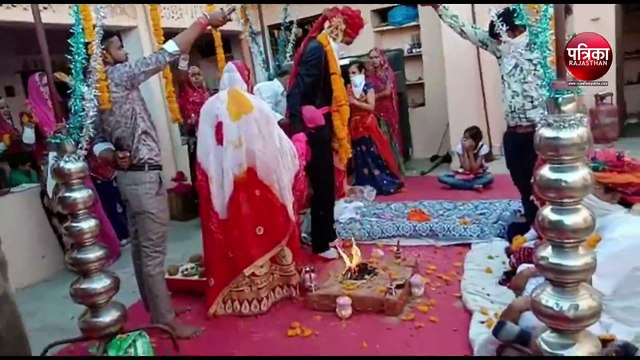 न बजे बैंड-बाजे, न निकली बारात, दूल्हा-दुल्हन ने किया वादा, निभाएंगे जन्म-जन्म का साथ