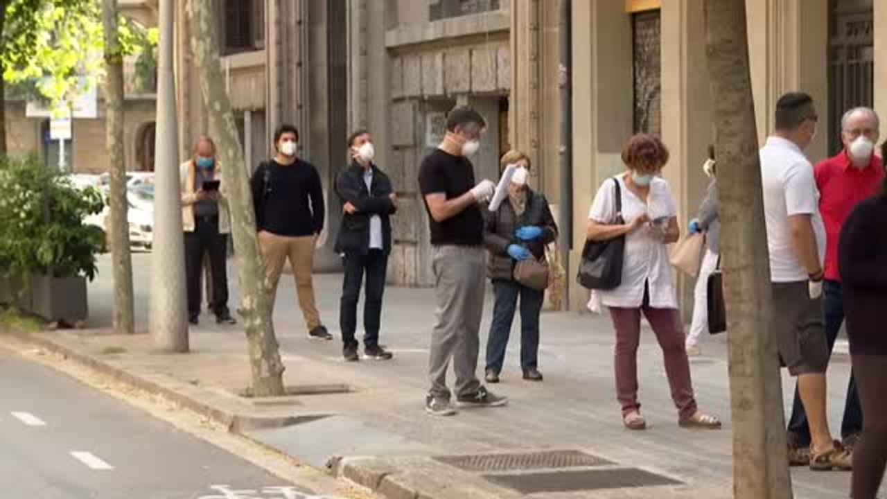Crecen las colas en los laboratorios privados para realizar el test de la Covid-19