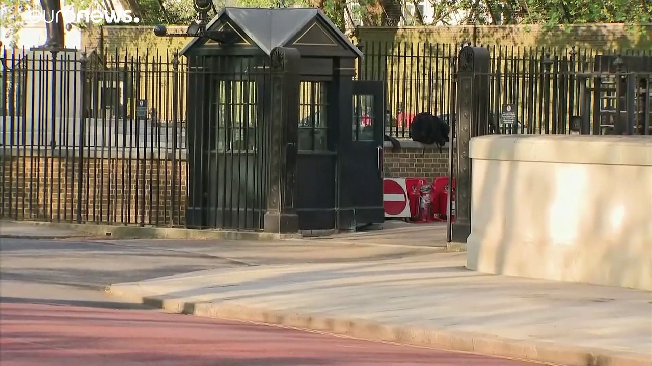 Johnson mantendrá el confinamiento