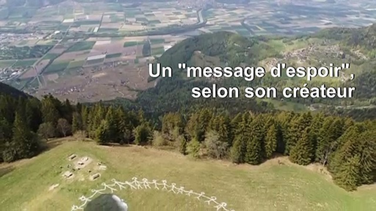 Fresque géante dans les Alpes, "message d'espoi...