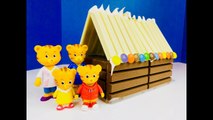 CHOCOLATE KITKAT Building Log Christmas House Kit- Daniel Tigers Neighbourhood Toys