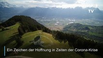 Landschaftskünstler Saype setzt ein Zeichen der Hoffnung