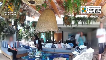La Guardia Civil desmantela una fiesta privada en Ibiza