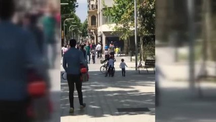 Download Video: Aglomeraciones puntuales en el primer día de paseo con niños