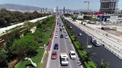 İzmir'de sokağa çıkma kısıtlaması sonrası yoğunluk oluştu