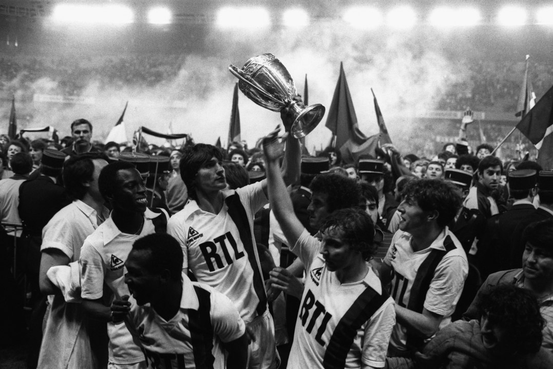 Réplique Une De L'Équipe - Paris-Folie PSG Vs ASSE Finale Coupe De France 1982
