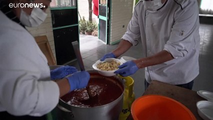 El coronavirus provoca colas de hambre en Chile