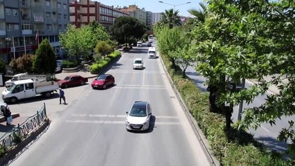 Sokağa çıkma kısıtlamasının ardından bazı cadde ve sokaklarda yoğunluk görüldü