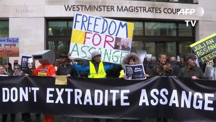 Julgamento de extradição de Assange adiado