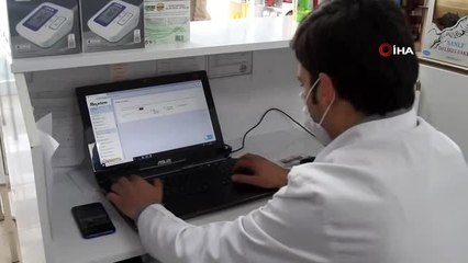 - Van'daki eczanelerde ücretsiz maske dağıtımına devam ediliyor