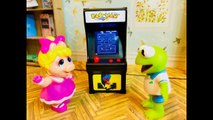 Miniature PAC-MAN ARCADE Video Game Muppet Babies Toys Screen Tome-