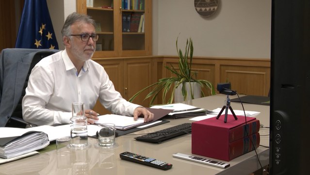 Torres se reúne con los alcaldes de las ciudades más pobladas de Canarias
