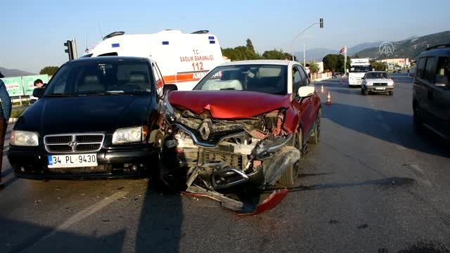 Trafik kazasında, iki kişi yaralandı