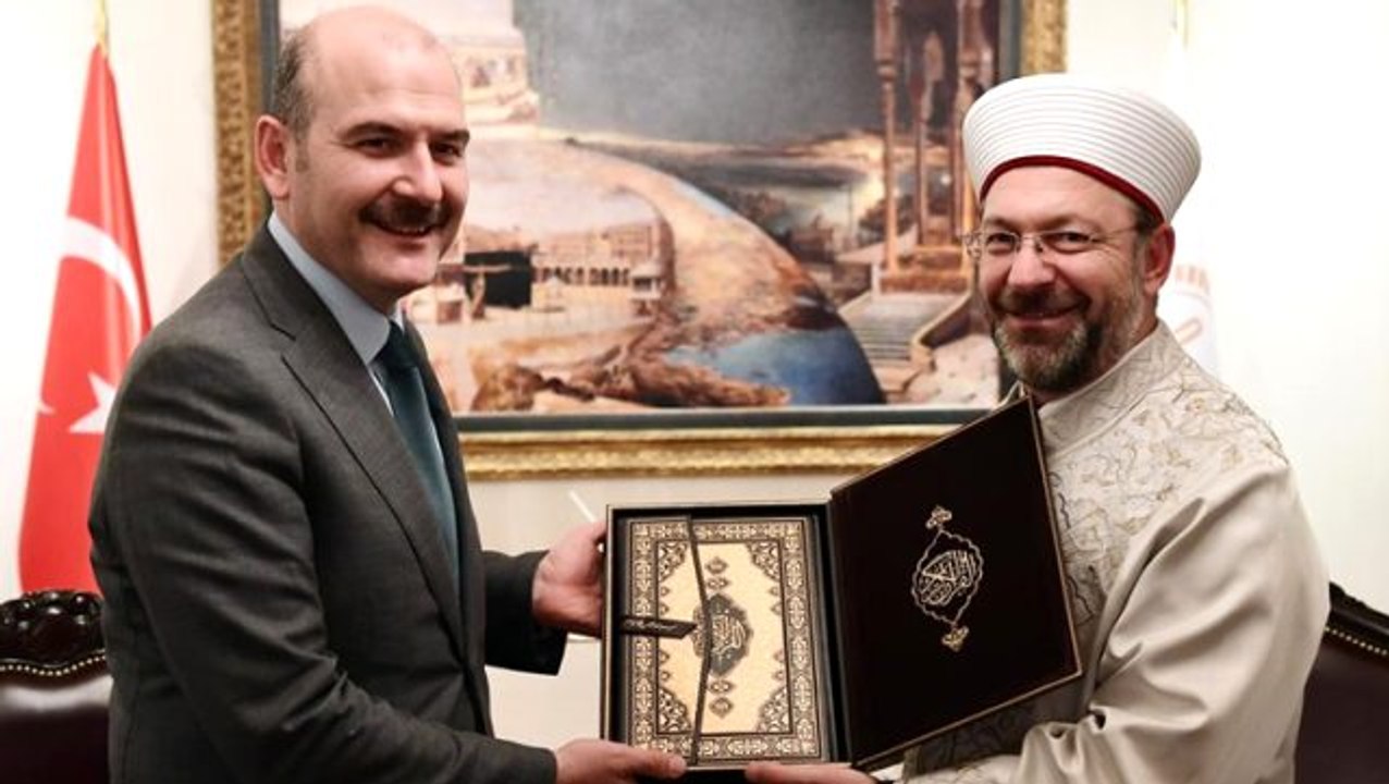 İçişleri Bakanı Soylu'dan Diyanet İşleri Başkanı Erbaş'a destek: Ali Erbaş hocamızı seviyoruz