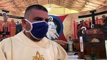 Una iglesia en Venezuela ofrece misas ante papeles con miles de nombres de feligreses