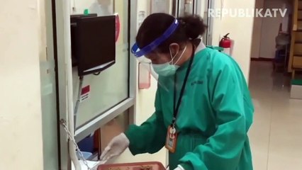 Pengecekan pasien dengan metode polymerase chain reaction atau PCR (ilustrasi).