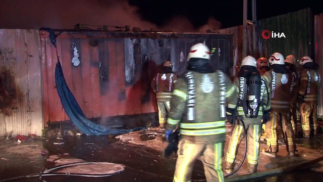 Hurdalık alanda çıkan yangın için itfaiye ekipleri seferber oldu