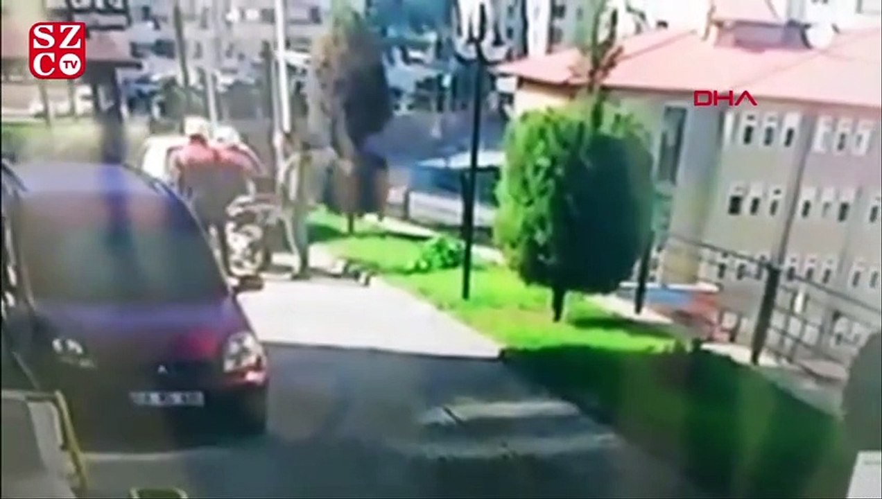 Site yöneticisini yere yatırıp, ters kelepçe takan polislere inceleme