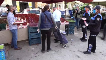 Polisten pazarda korona virüs uyarısı