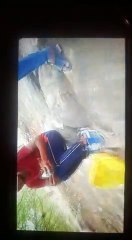 झाँसीः लॉकडाउन का उल्लंघन, अवैध रुप से बेची जा रही है शराब