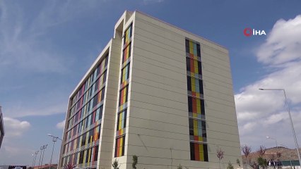 Türkiye'ye getirilen vatandaş, İngiltere’deki sağlık sistemini anlattı: “Orada protesto ediyorlar”