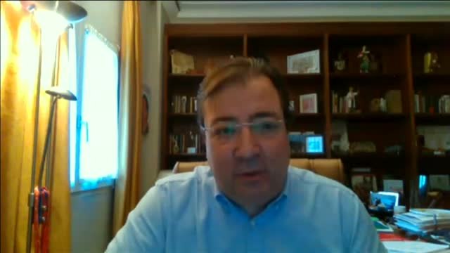 Fernández-Vara: para salir de esta crisis hay que jugársela y no decirle a la gente lo que 'quieran' oir sino lo que 'tienen' que oir